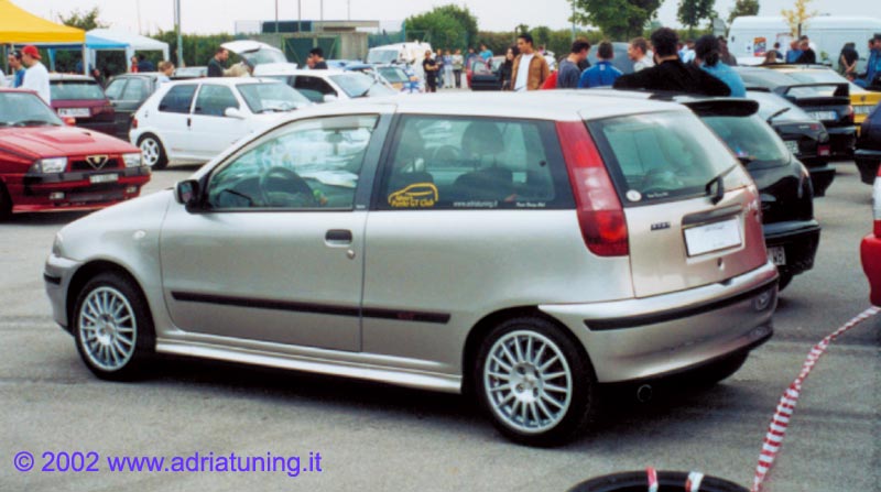 ecco la mia GT in versione autunno 2002 cliccaingrandisci